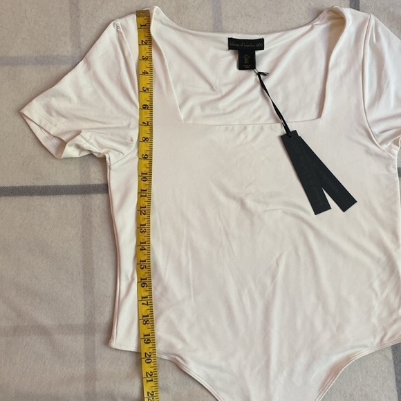 House of Harlow 1960 Short Sleeve Bodysuit With Square Neckline. Size Large - Picture 6 of 11